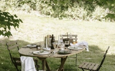 Al Fresco Living: Garden Dinners, Café Lights & the Magic of Outdoor Evenings